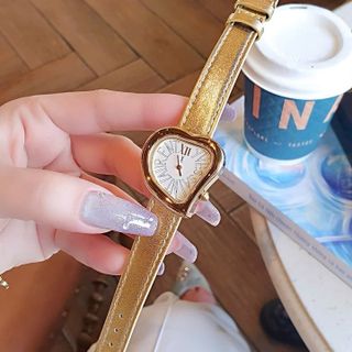 SET ĐỒNG HỒ NỮ CAO CẤP ISL DÂY DA MẶT TRÁI TIM VÀ 2 LẮC TAY TITAN