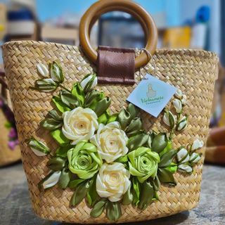 Túi cỏ bàng dáng A thêu bông