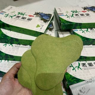 Hộp 12 miếng dán vai gáy ngải cứu