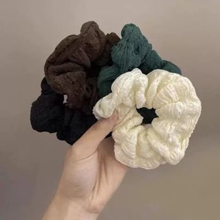 Dây Buộc Tóc Vải Nhăn Bản To – Tông Trầm Sang Trọng, Phong Cách Hàn Quốc 🖤