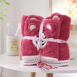 Set 2 Khăn tắm gấu dâu Lotso