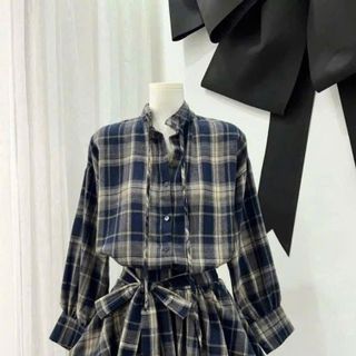 Sét sơ mi kẻ kèm chân váy bí thắt nơ