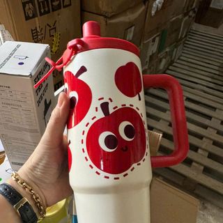 Ly Đựng Nước Inox Tay Cầm 900ml