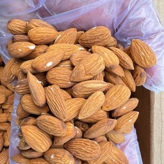 Hạt Hạnh nhân tách vỏ Mỹ (size 25/27) 22.68Kg/Thùng