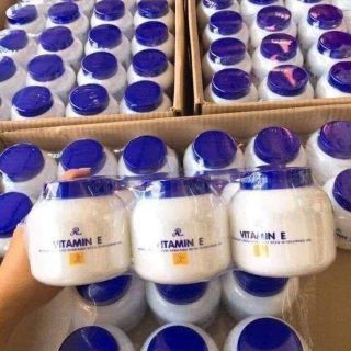 Kem dưỡng ẩm Vitamin E 200gThái Lan