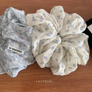 Scrunchies vải hoa nhí trắng xanh