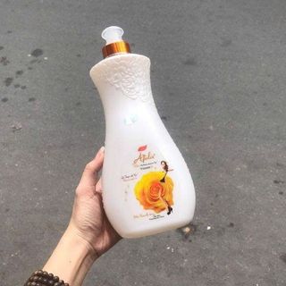 🌷 Sữa Tắm Dưỡng Trắng Mịn Da Ajola Vitamin E hương nước hoa 1200ml 🌷