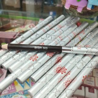 Chì kẻ mày Essance lacvert Nhôm