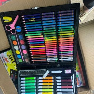 Set Bút Màu Tô 150 Chi Tiết