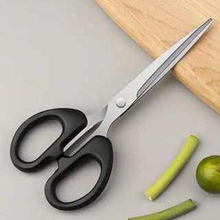 Kéo cán nhựa đen 16cm