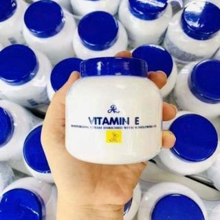 Kem dưỡng ẩm Vitamin E 200gr Thái Lan