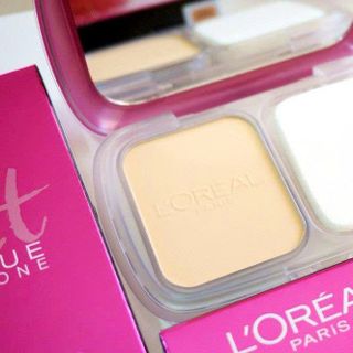 Phấn phủ dạng bột kiềm dầu, chống nhờn Loreal Mat Magique 6,4gr ( sale không hộp )