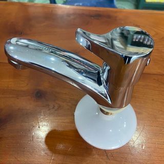 Vòi Lavabo inox mạ niken bóng lõi đồng thau
