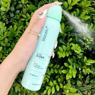 Gội Đầu Khô Dạng Nước, Làm Sạch Tóc Không Để Lại Vệt Trắng