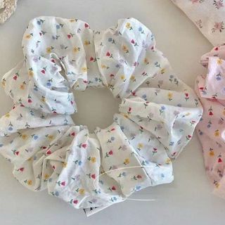 CỘT TÓC HOA HỒNG NHÍ