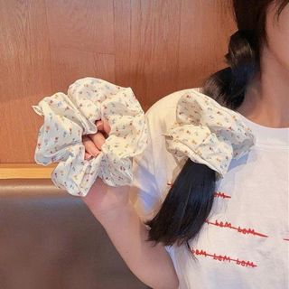 CỘT TÓC HOA HỒNG NHÍ