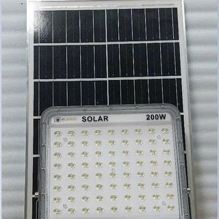 ĐÈN PHA MẮT NGỌC NLMT 200W CAO CẤP