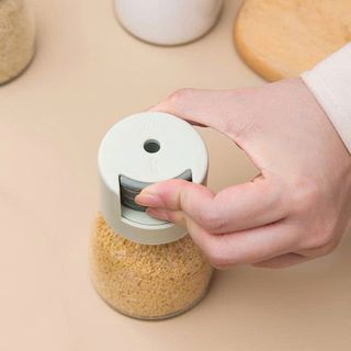 HỦ ĐỰNG GIA VỊ THỦY TINH BẤM NÚT ĐỊNH LƯƠNG