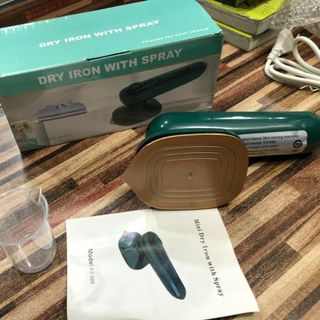Bàn là hơi nước cầm tay màu xanh Mini Dry Iron With Spray FZ-688, Bàn ủi hơi nước cầm tay màu xanh Mini Dry Iron With Spray FZ-688