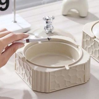 GẠT TÀN THUỐC HÌNH GẤU TRẮNG CÓ NẮP ĐẬY