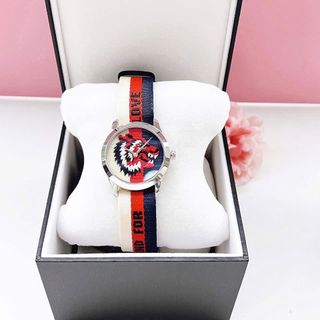 Đồng hồ nữ Guc G-Timeless.