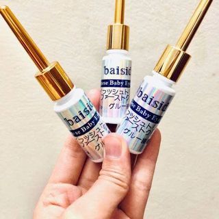 Keo dán mi Baisidai giúp bạn giữ hàng mi giả được bền suốt ngày dài