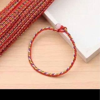 Vòng đeo tay dây đỏ mẫu đẹp ne