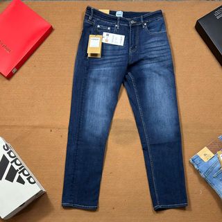 Jean dài nam. Co giãn nhiều.   Chất vừa , kh quá dày , hợp hè