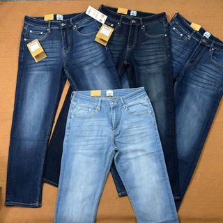 Jean dài nam. Co giãn nhiều.   Chất vừa , kh quá dày , hợp hè
