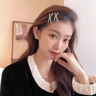 VĨ 2 KẸP TÓC CHÉO HÀNG ĐÁ