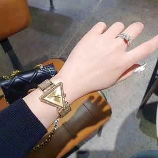 SALE BỎ MẪU HÀNG XI ĐỒNG HỒ NỮ THỜI TRANG GUET MẶT TAM GIÁC DÂY HỘT