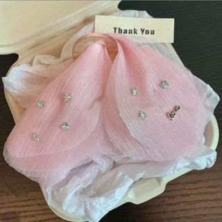 GẤP TÓC VOAN BƯỚM ĐÍNH ĐÁ