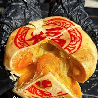 BÁNH PÍA ĐẬU XANH SẦU RIÊNG 8 TRỨNG, ĐẶC SẢN TRỨ DANH 500G - WINNIE HOUSE