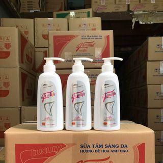 Sữa tắm cá ngựa familife