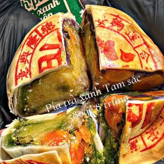 BÁNH PÍA TAM SẮC 3 VỊ TRÀ XANH – KHOAI MÔN – ĐẬU XANH 580G - WINNIE HOUSE