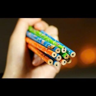 Bút chì chuốc có tặng kèm đồ chuốc luôn