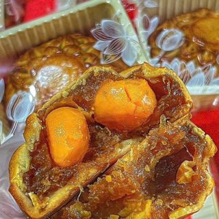 BÁNH TRUNG THU KHÓM TƯƠI 2 TRỨNG – NGUYÊN SỢI, VỎ MỎNG MỀM 200G - WINNIE HOUSE