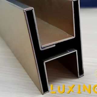 Đẳng Cấp Không Gian Với Nẹp Inox Chữ H Và Đố Kính Mạ PVD Tại Liên Chiểu