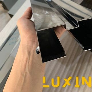 Đẳng Cấp Không Gian Với Nẹp Inox Chữ H Và Đố Kính Mạ PVD Tại Liên Chiểu