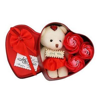 Hoa hồng 3 Bông kèm gấu Trái Tim