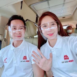KÍNH CHẮN GIỌT BẮN CHỐNG DỊCH
