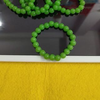 Chuỗi đeo tay đá xanh lá 8ly