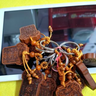 Combo 10 móc khóa gỗ mix ngẫu nhiên 10 mẫu khác nhau