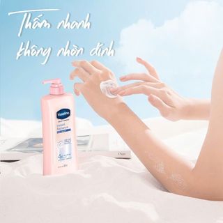 Sữa dưỡng thể Vaseline healthy Bright Instant Radiance trắng da - 320ml
