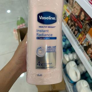 Sữa dưỡng thể Vaseline healthy Bright Instant Radiance trắng da - 320ml