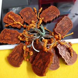 Móc khóa gỗ đủ mẫu mix ngẫu nhiên đủ mẫu