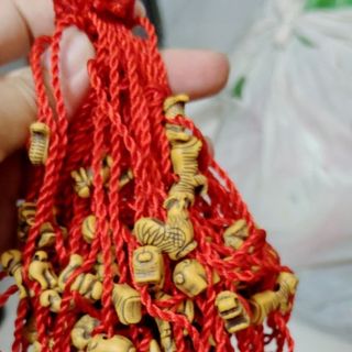 Vòng tay xinh dây đỏ đeo tay nam nữ