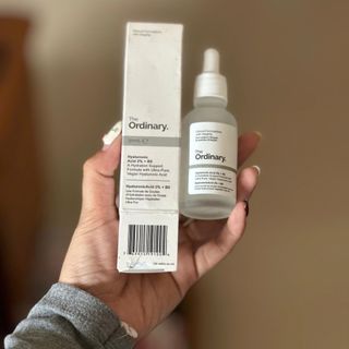 The Ordinary Hyaluronic Acid 2%+ B5(Tinh chất dưỡng ẩm phục hồi)