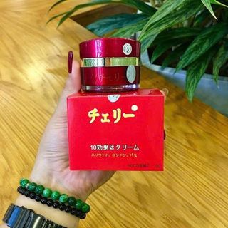 KEM DƯỠNG DA HOA ANH ĐÀO NHẬT BẢN.