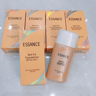 Kem Che Khuyết Điểm Siêu mịn Essance Veil Fit Foundation .